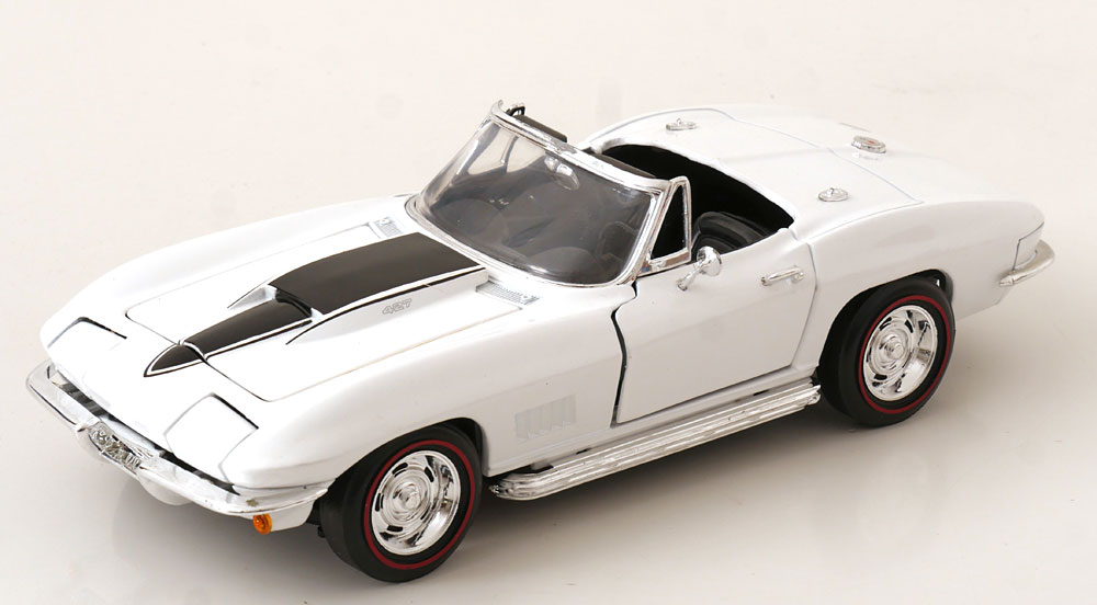1:18 CHEVROLET Corvette L-88 Convertible (1967), white black - 7491