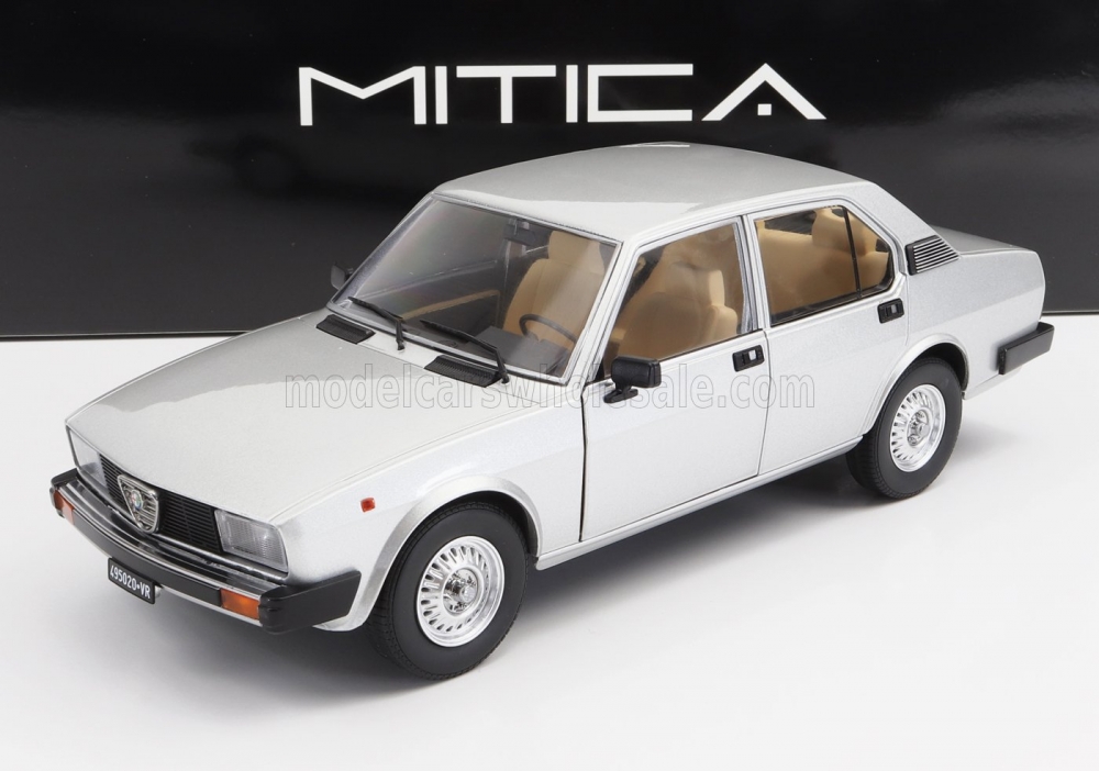 1:18 ALFA ROMEO Alfetta Berlina 2000l (1978), Silver 749 - 200013-D