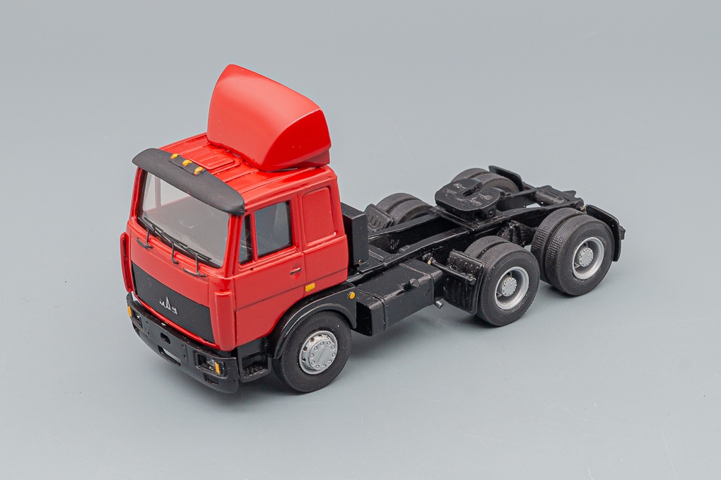 1:43 Минский-64229 седельный тягач, красный - LOT01083