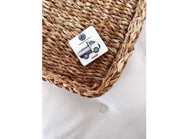 1:0 Значок Pin Piaggio Quargo Retronebbia Talkshow edition, white - ENPN029