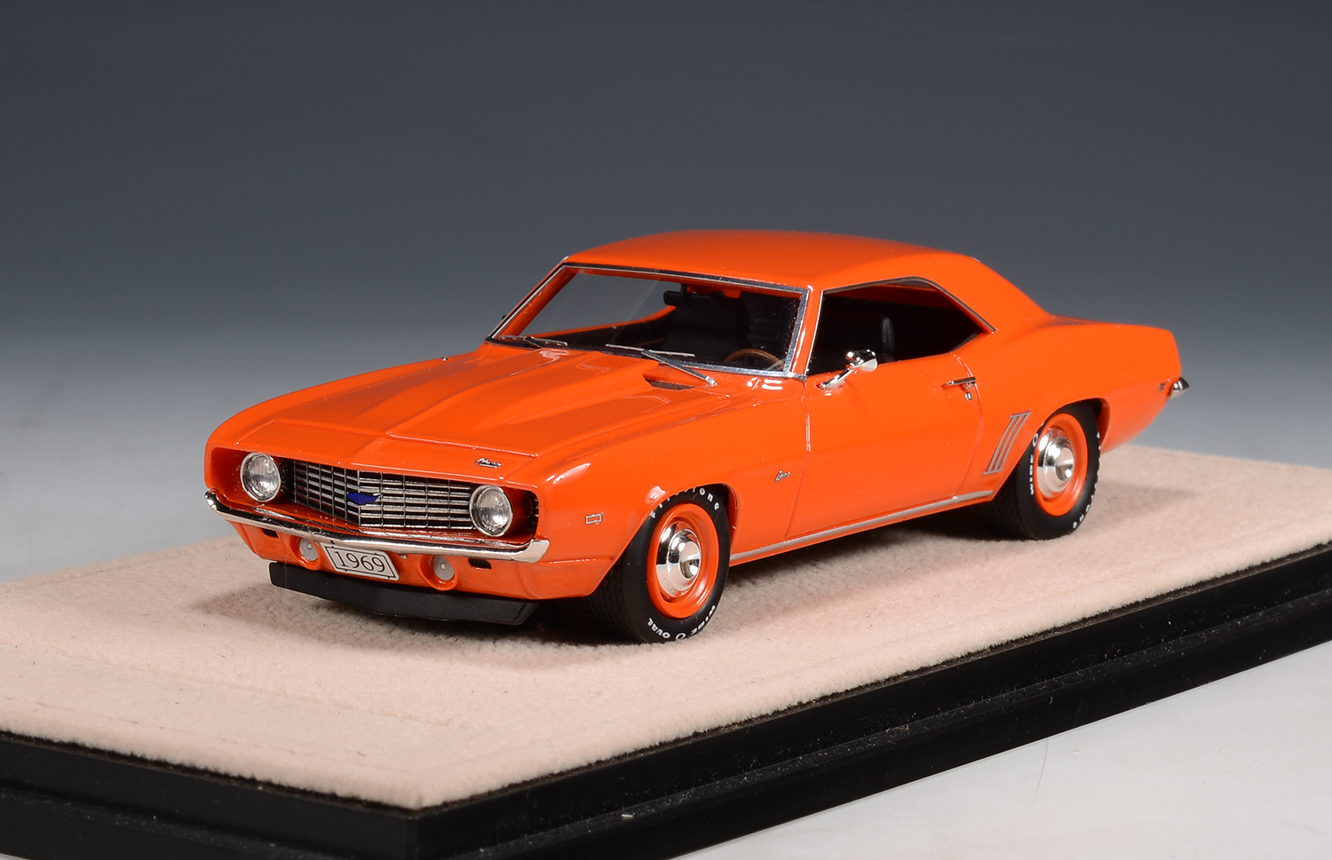 1:43 CHEVROLET Camaro ZL1 COPO (1969), Hugger Orange - STM691012