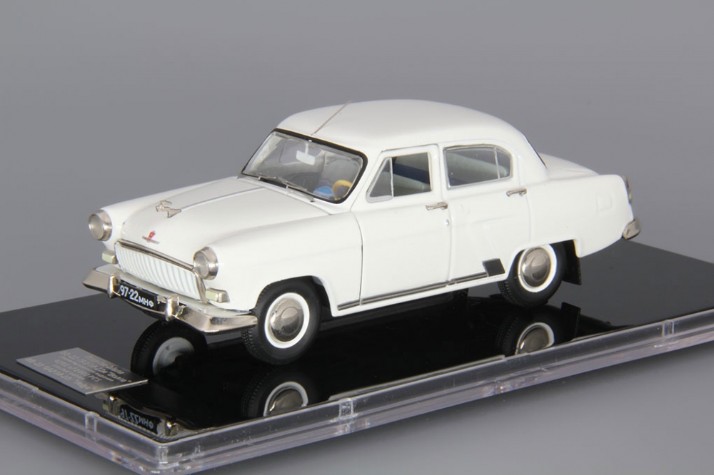 1:43 Горький М-21И, белый - MTC-21.09