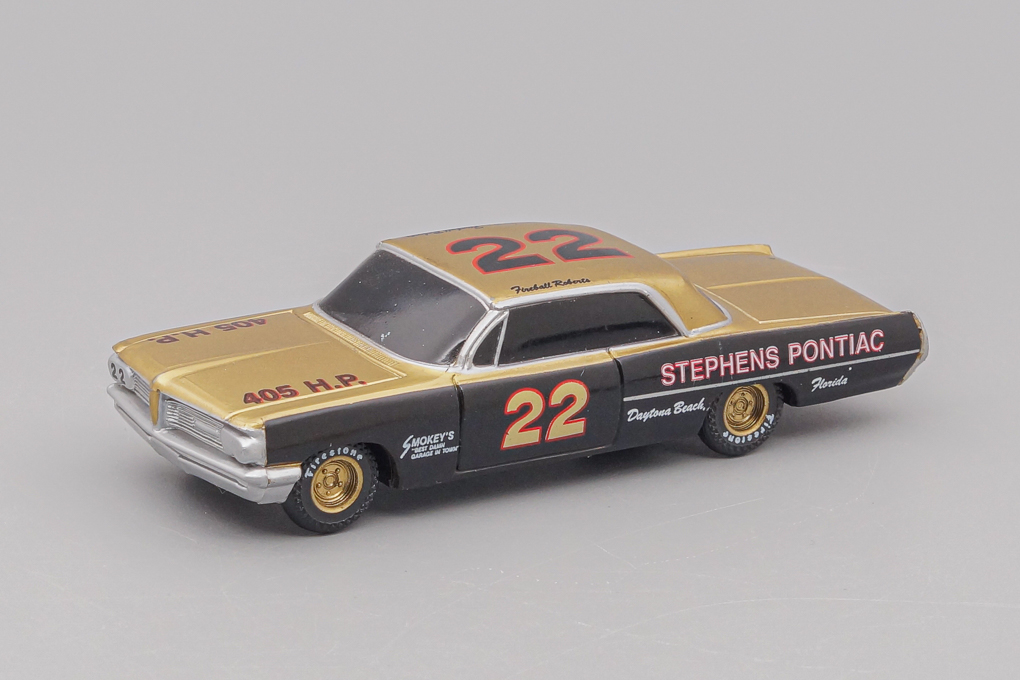 1:43 PONTIAC Bonneville (1962) NASCAR, black / gold - LOT01595