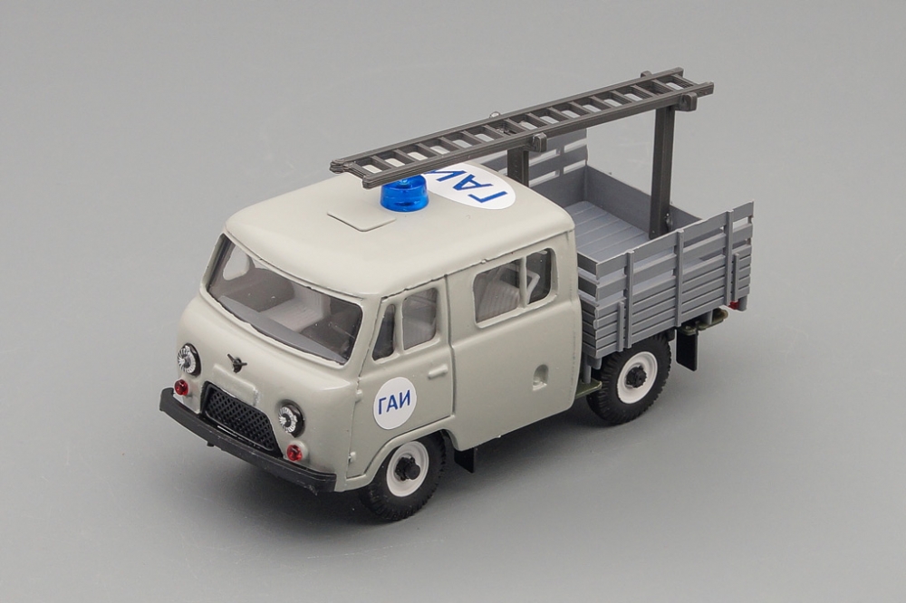 1:43 УАЗ 39094 ГАИ с лестницей, серый - 15952-02