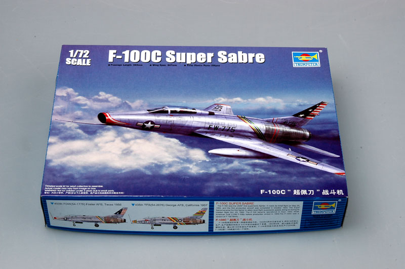 1:72 Сборная модель Американский истребитель F-100C SUPER SABRE - 01648