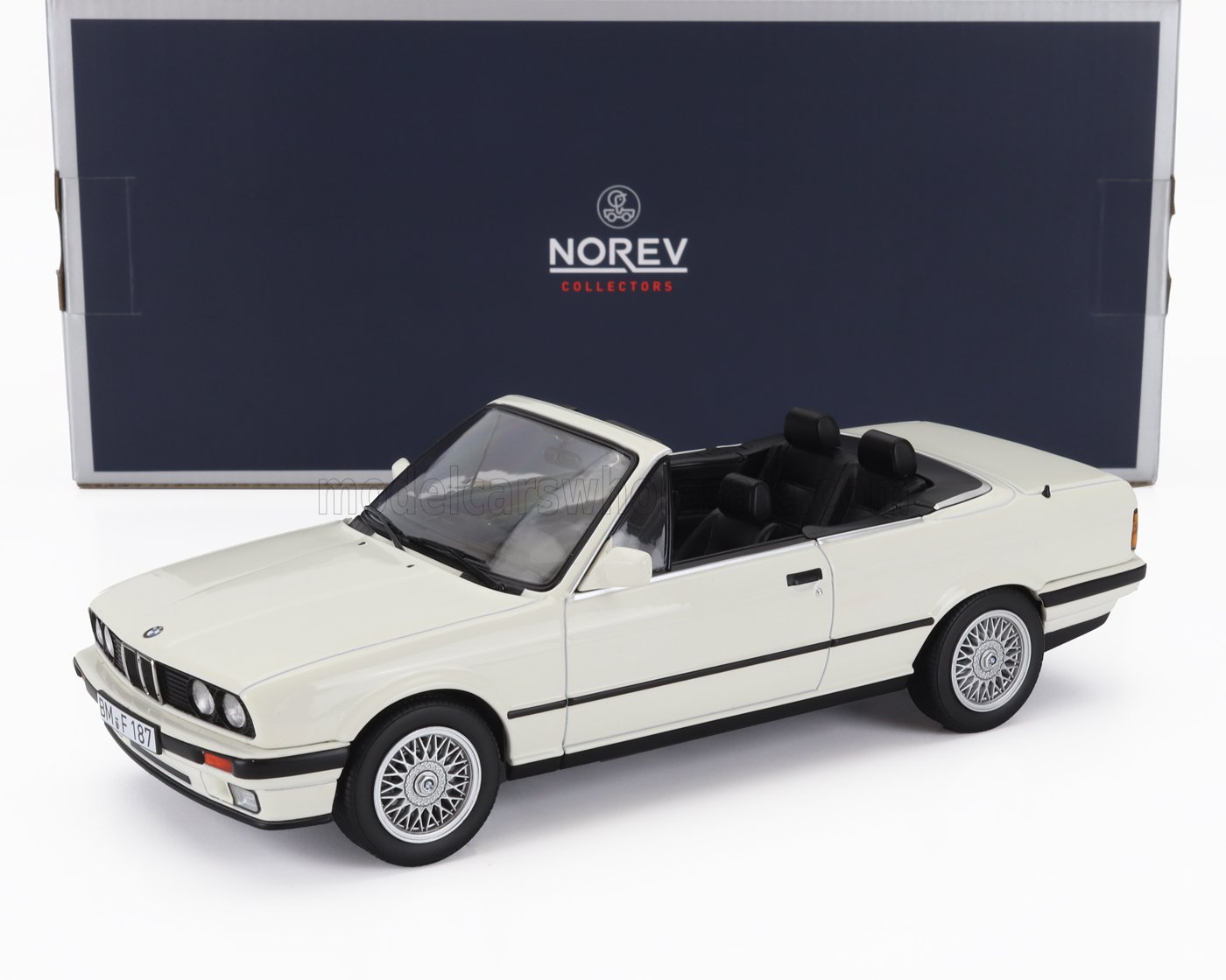 1:18 BMW 3-series 325i (e30) Cabriolet Open (1991), white - 183213