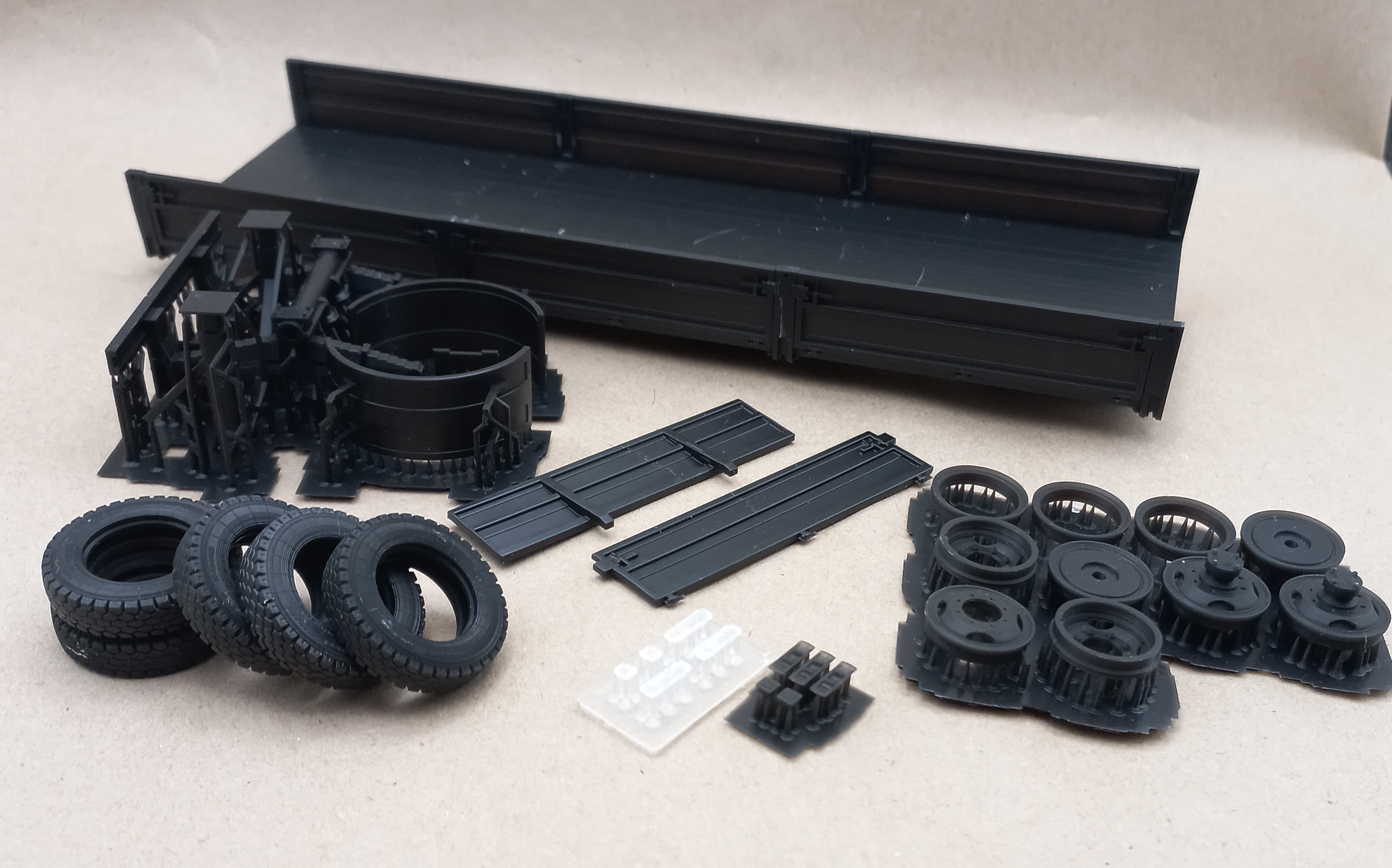 1:35 Сборная модель ОДАЗ-93571 поздний - ККР1093571