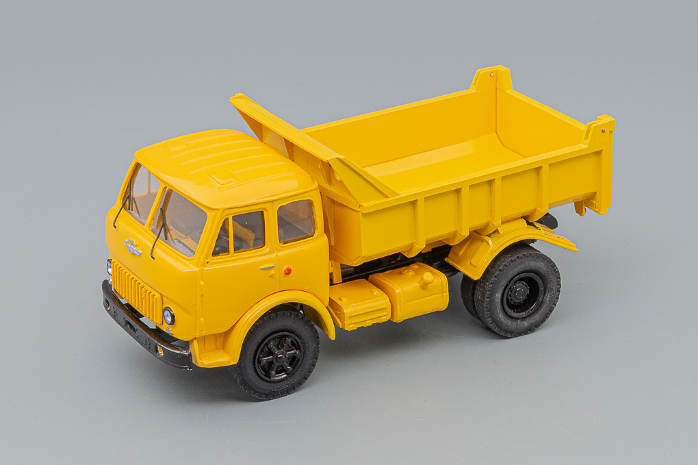 1:43 Минский-503Б самосвал, желтый - LOT01086