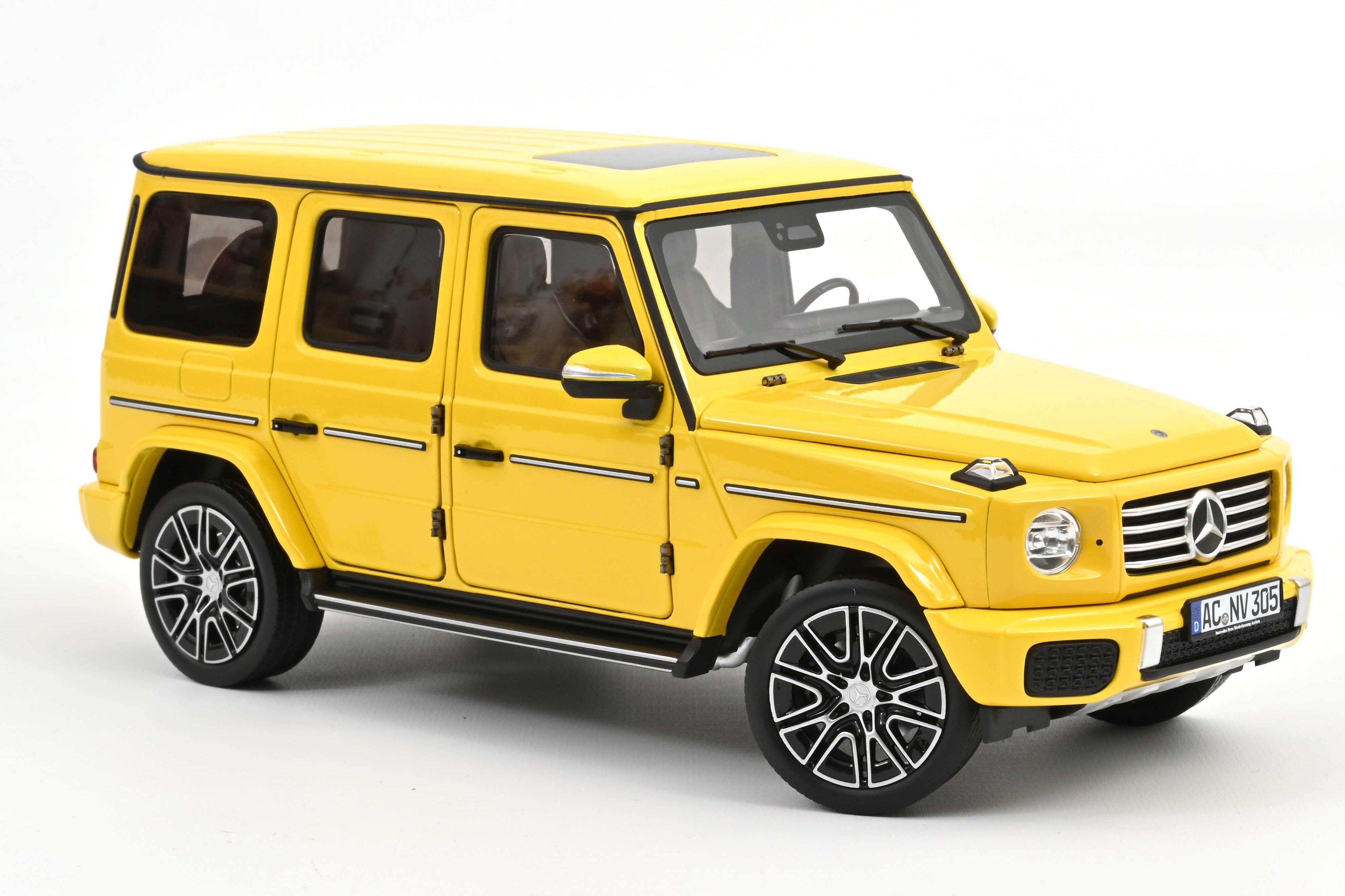 1:18 MERCEDES-BENZ G-class 4x4 (W465) (2024), Sun Yellow - 183038