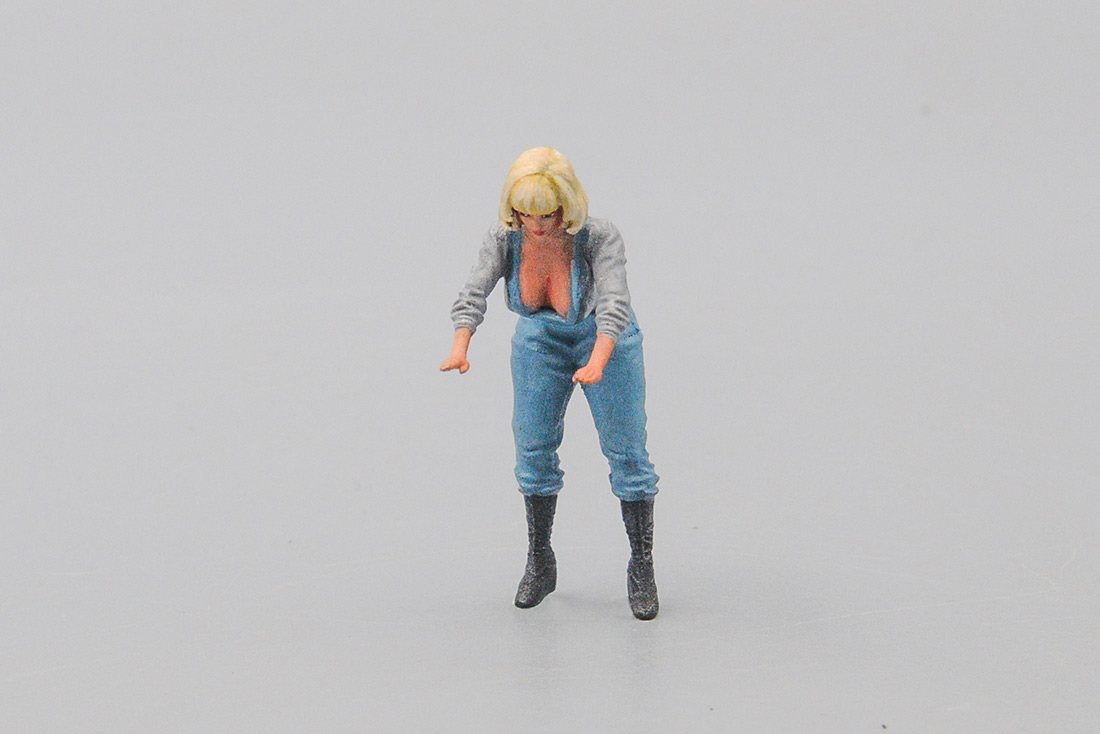 1:43 Фигурка девушки-механика (вар.3) - LEX197