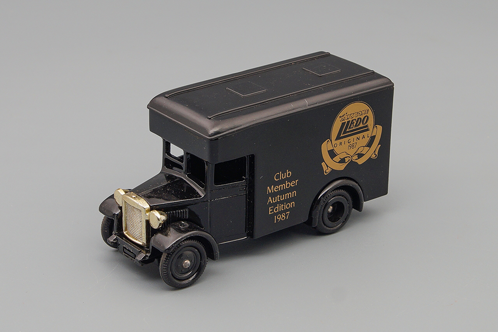 DENNIS Parcels Van 'Lledo Club Member Autumn Edition 1987' (1934), black - 16015-X1