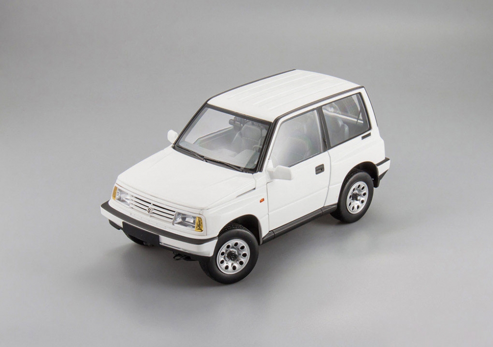 1:18 Suzuki Vitara (white) - DLSU-1000W