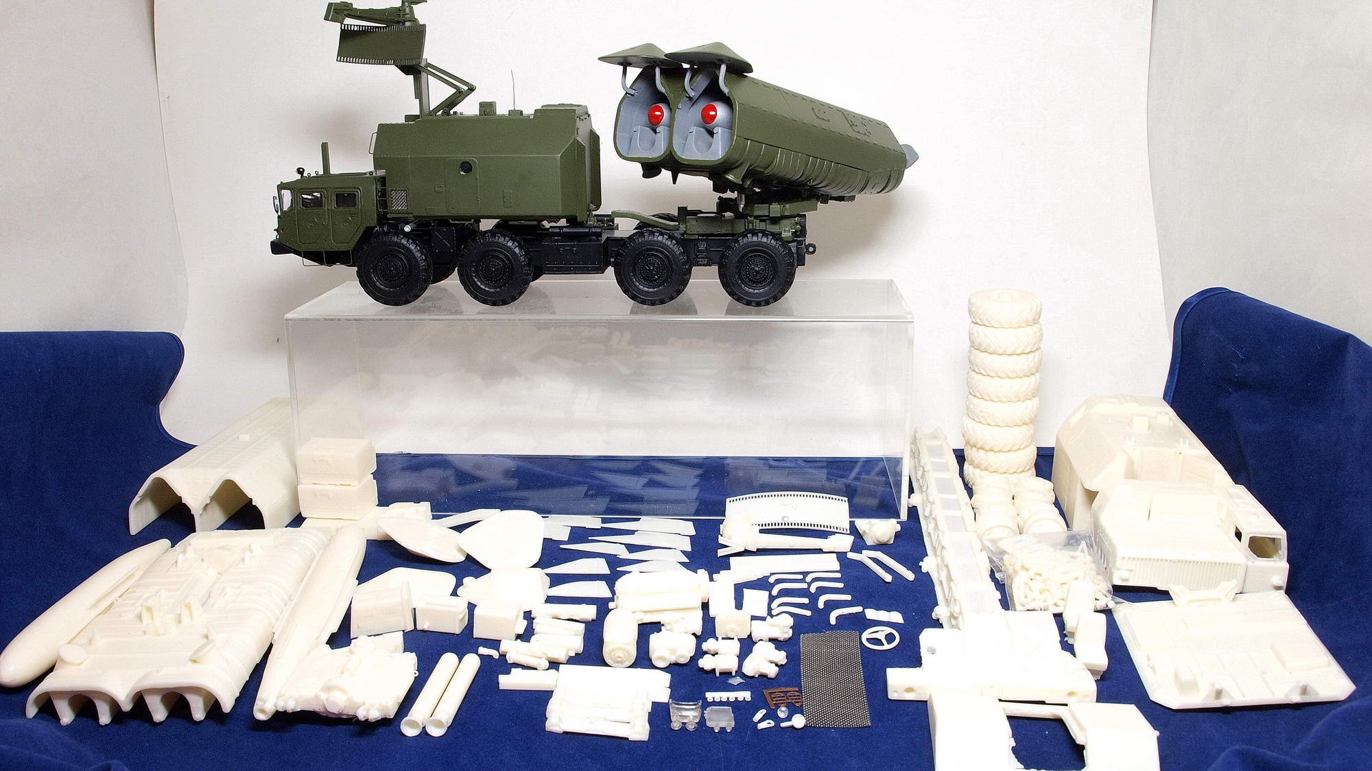 1:43 Сборная модель БПРК 'Рубеж' 4К51 на базе МАЗ-543 - vm145