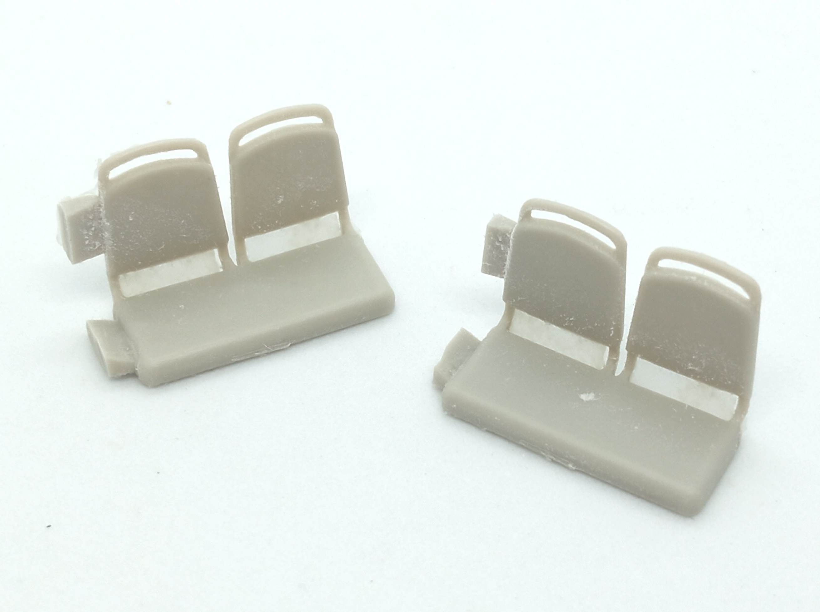 1:43 Сидения для автобусов (двойные), комплект 2 пары - UM264