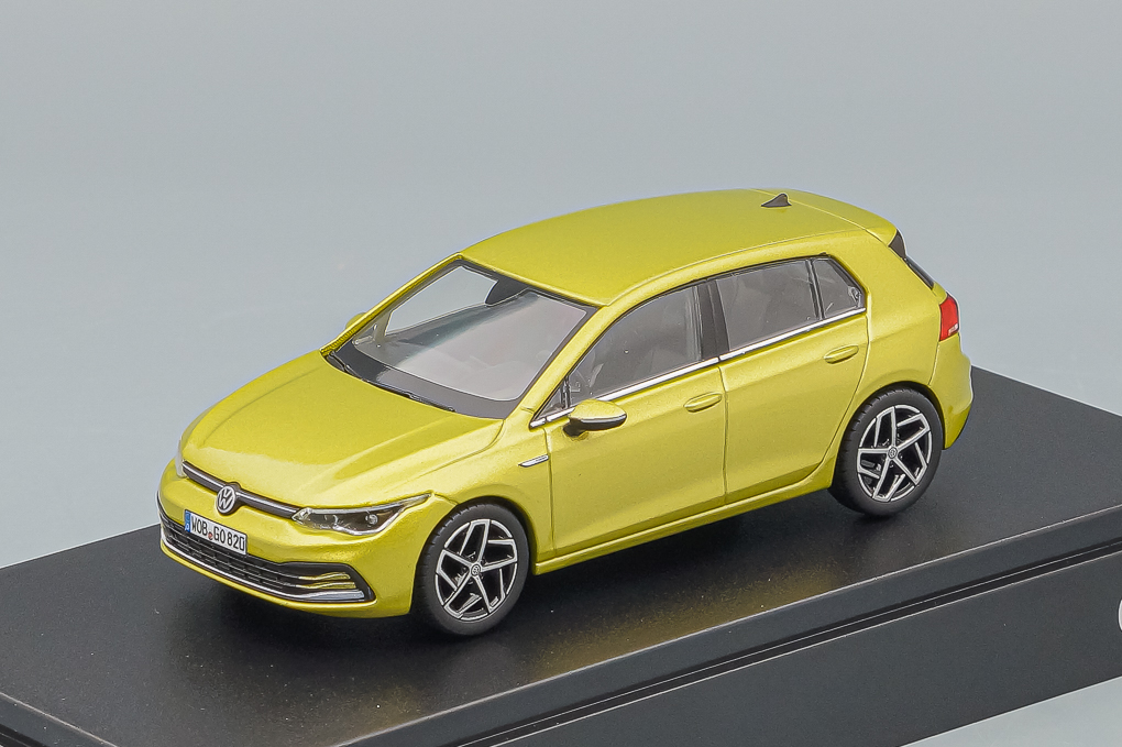 1:43 VOLKSWAGEN Golf 8, green metallic - 5H009930010W-X1