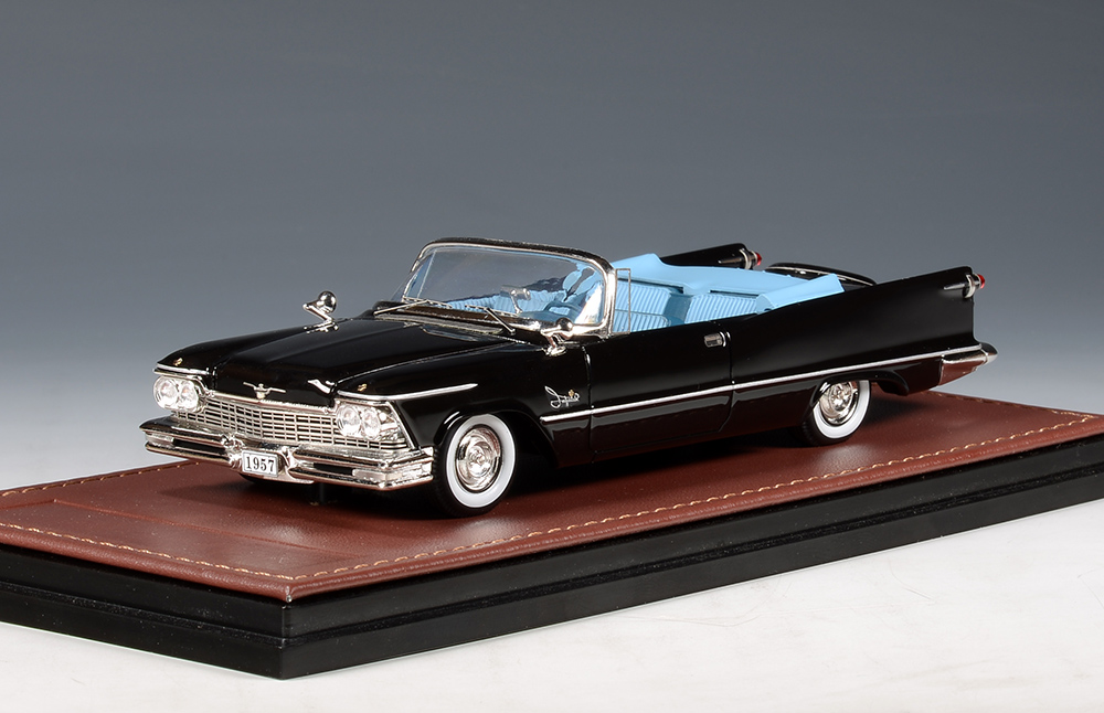 1:43 CHRYSLER Imperial Crown Convertible (открытый) (1957), black - GLM132203