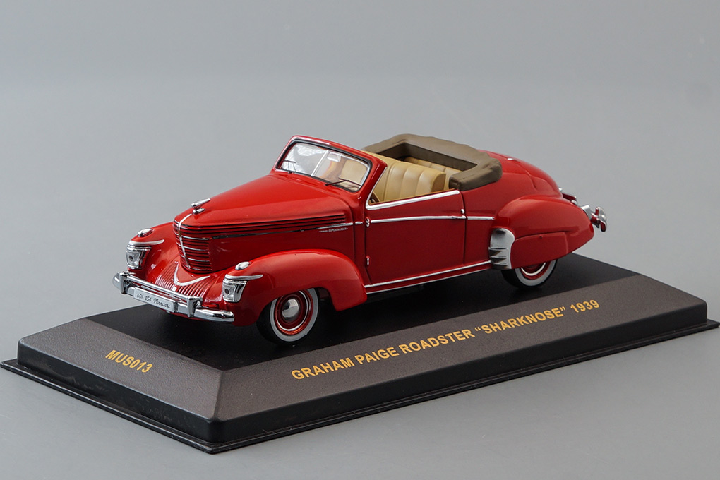 1:43 GRAHAM Paige Roadster Sharknose (1939), red - MUS013