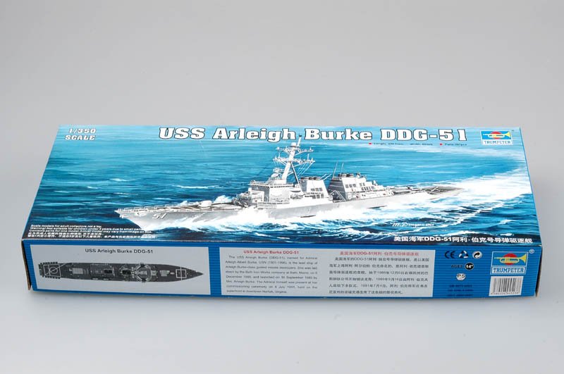 1:350 Сборная модель Американский эсминец USS Arleigh Burke DDG-51 - 04523