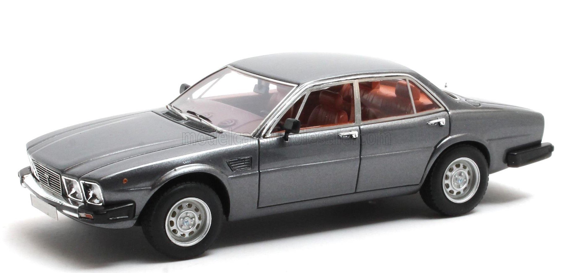 1:43 DE TOMASO Deauville 2-series (1983), Grey Met - MX40404-052