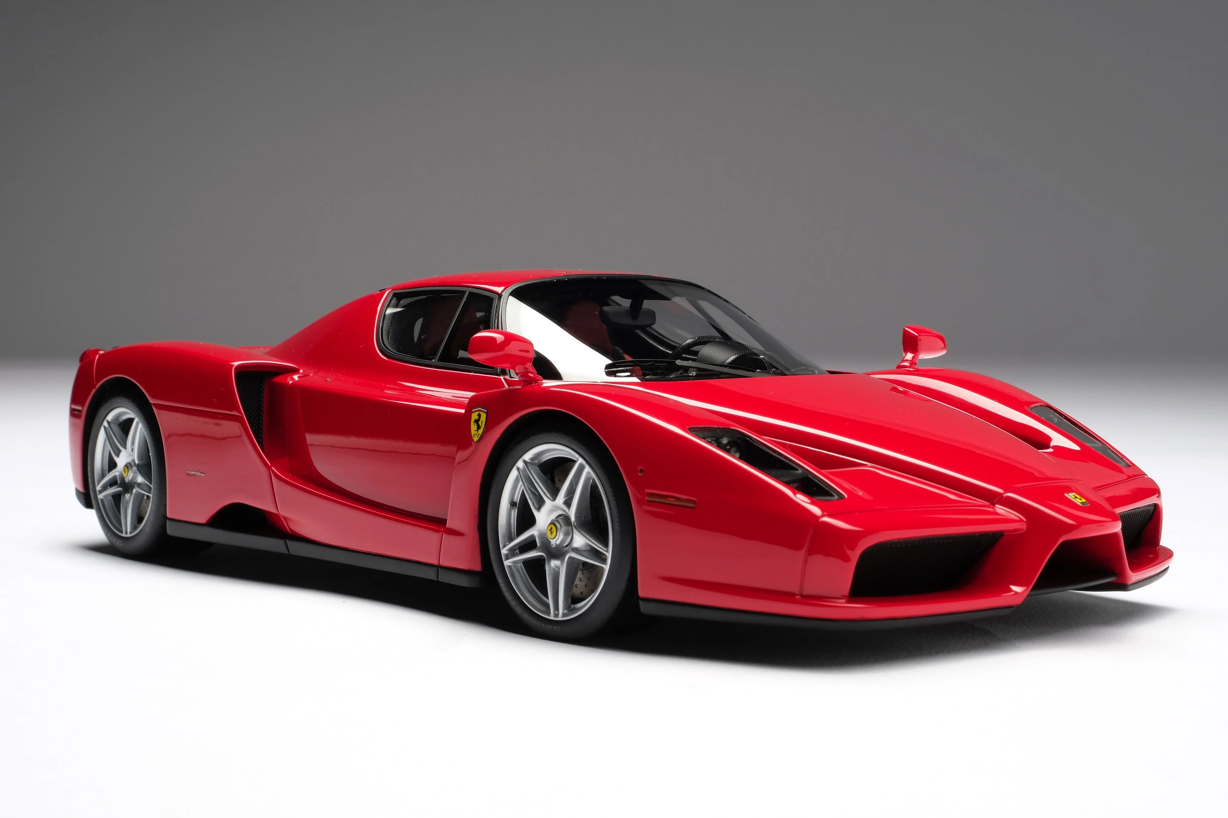 1:18 FERRARI Enzo (2004), red - M5939