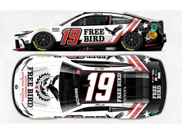 1:24 TOYOTA Camry XSE #19 Chase Briscoe *Free Bird*, white/red/black 2026 - C192622FRBCJ