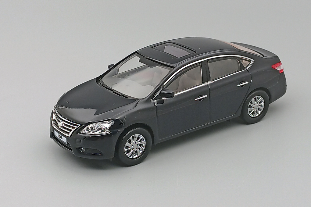 1:43 NISSAN Bluebird Sylphy (2010), very dark blue - 4355BL-X1