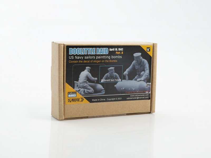 1:48 Doolittle raid part.b - us navy sailors paintting bombs - 4803