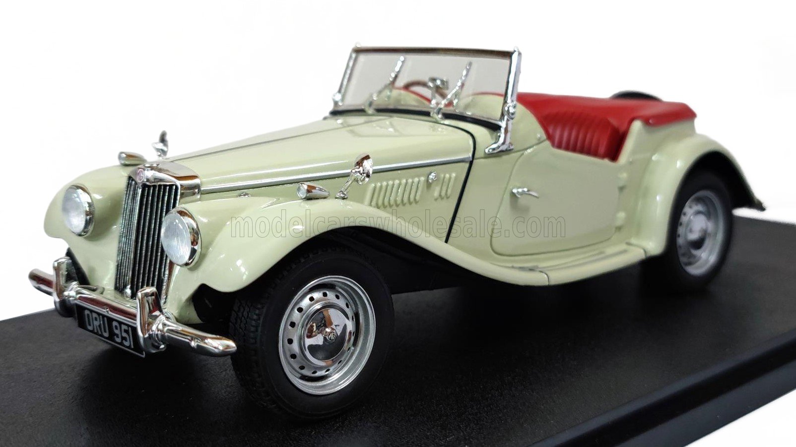 1:18 MG TF CABRIOLET OPEN (1953), beige - CML208-3