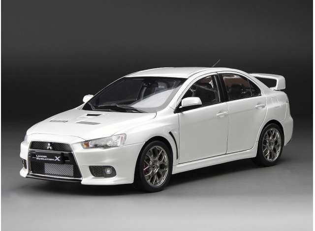 1:18 MITSUBISHI Lancer Evolution X (2018), white - 5824