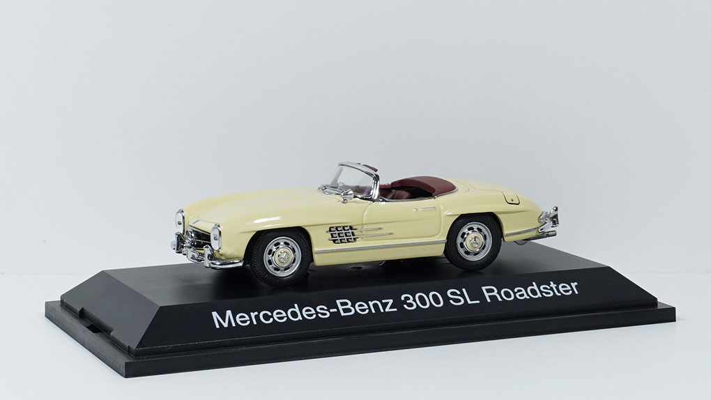 1:43 MERCEDES-BENZ 300 SL Roadster, beige - 02531