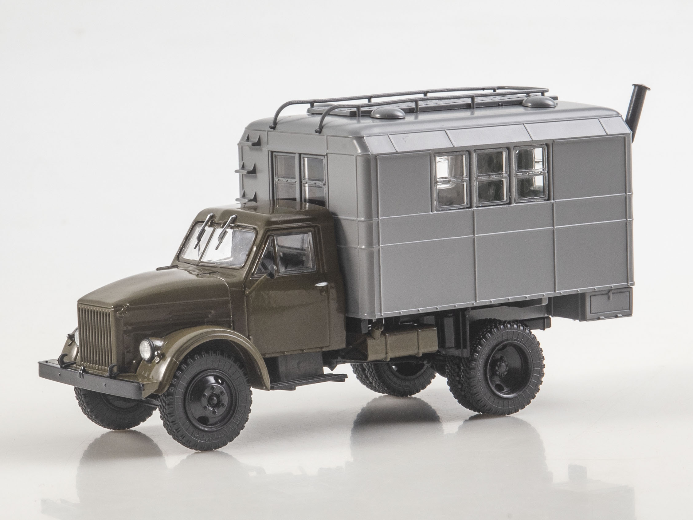 1:43 АК-32 (51), хаки / серый - 104400