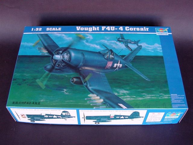 1:32 Сборная модель Американский палубный истребитель Chance Vought F4U-4 Corsair - 02222
