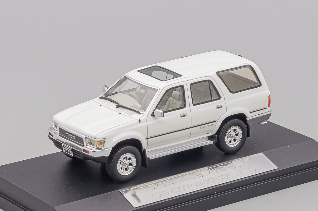 1:43 TOYOTA Hilux Surf 4WD SSR-Ltd 1989, white - HS041WH-X1
