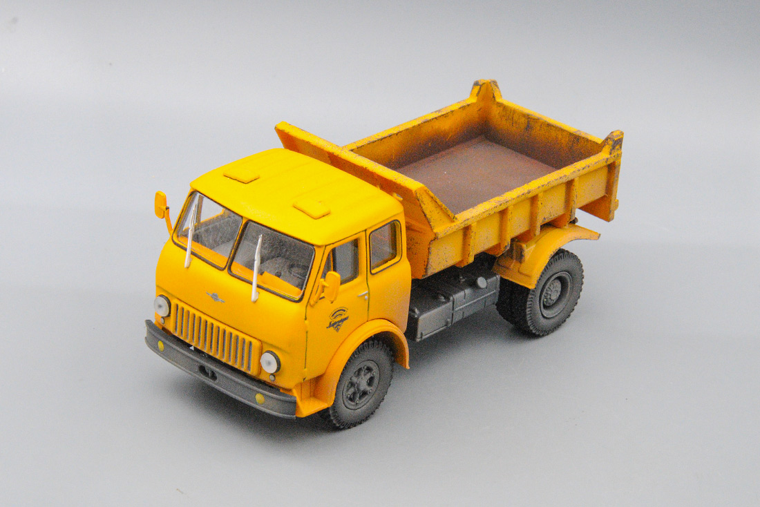 1:43 МАЗ-503Б, желтый (с элементами эксплуатации) - AMT019