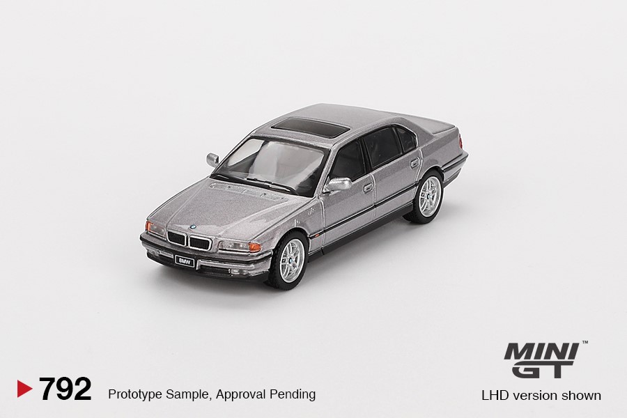 1:64 BMW 750IL LHD, Aspen Silver Metallic - MGT00792