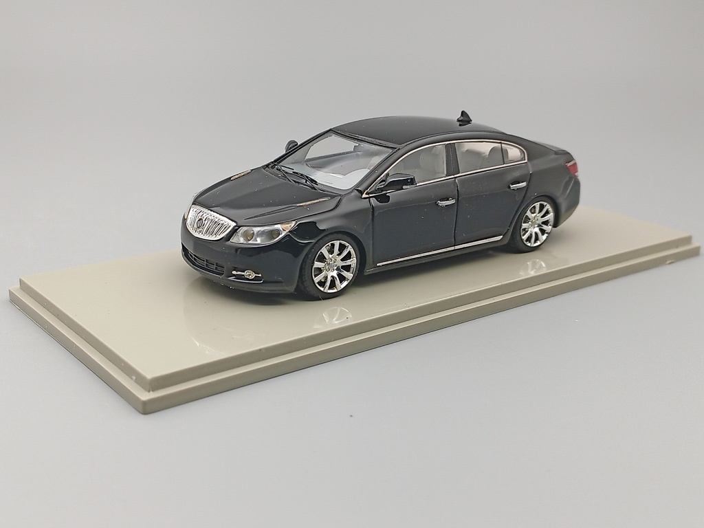 1:43 BUICK LaСrosse (2011), carbon black met - 101423A