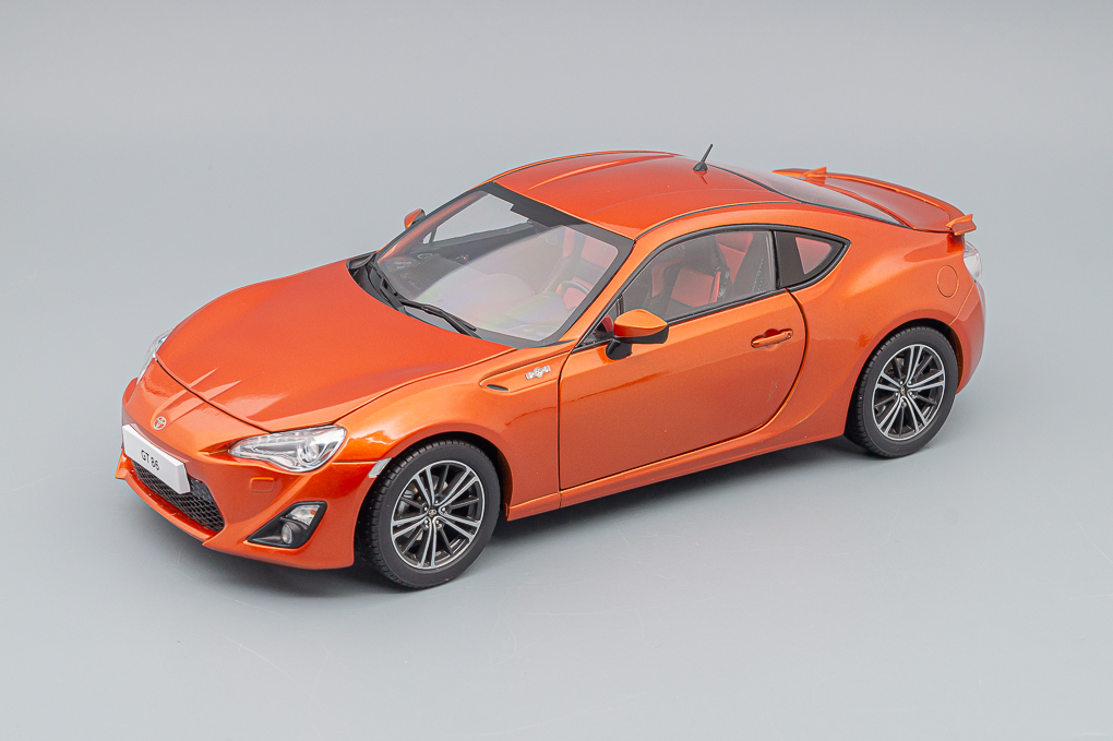 1:18 TOYOTA GT86 2012, orange metallic - CDTO-1002C-X1