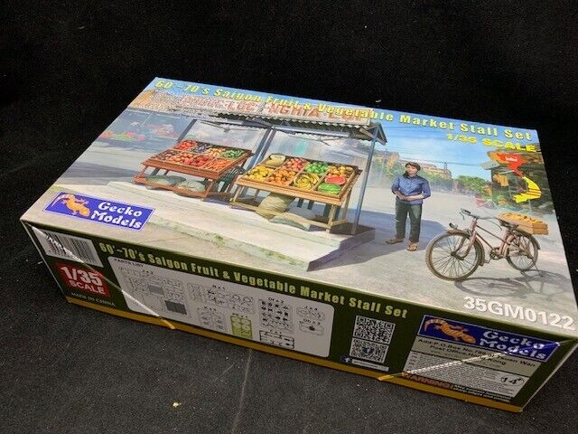 1:35 Сборная модель 60'-70's Saigon Fruit & Vegetable Market Stall Set - 35GM0122