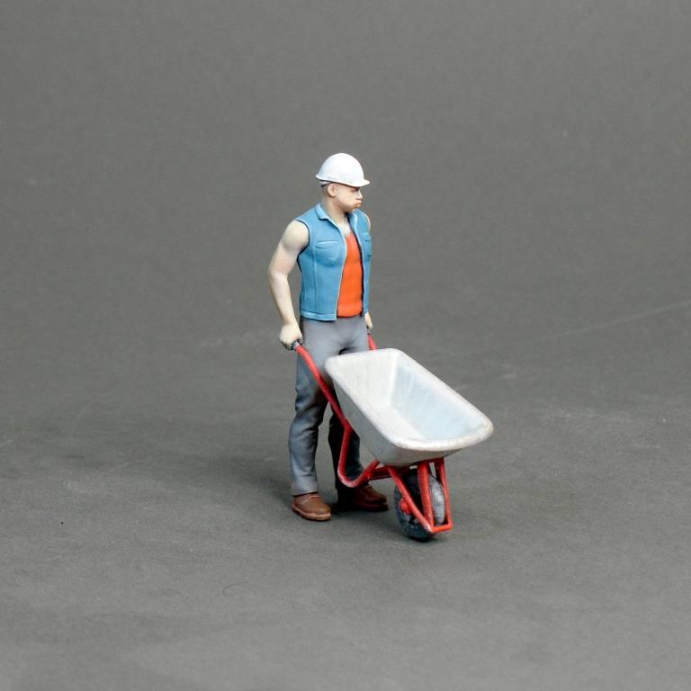 1:24 Фигура 0420 Рабочий с тачкой (масштаб 1:24), окрашенная - MPF24-067okr