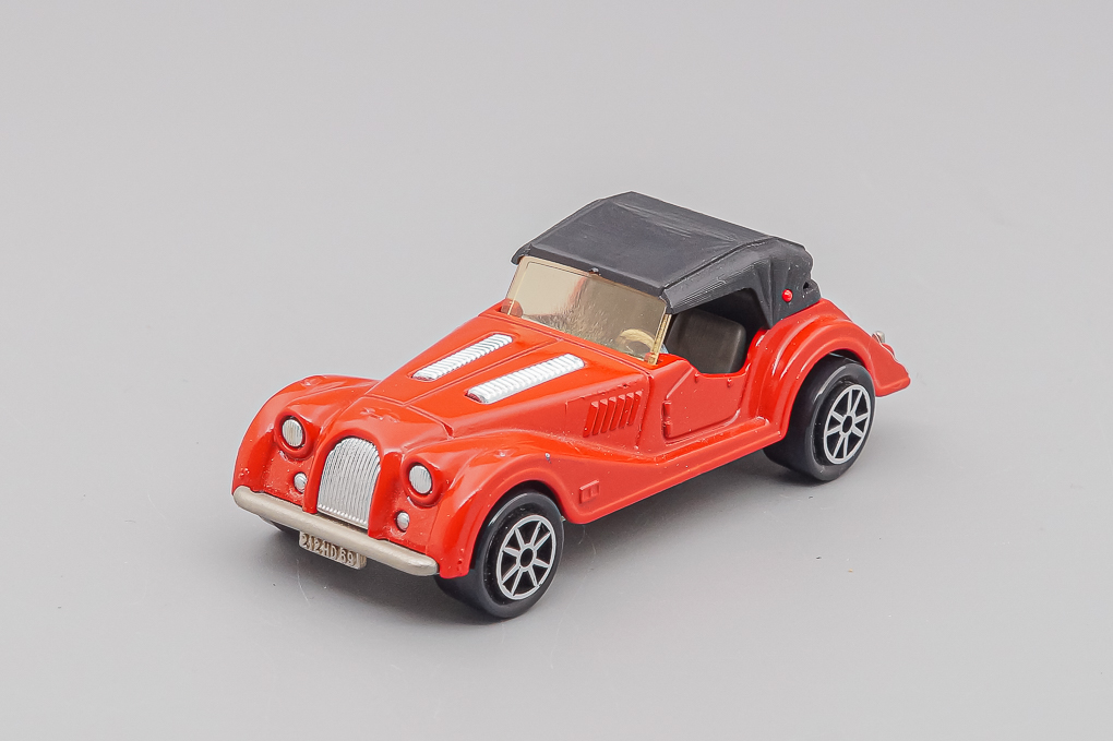 1:64 MORGAN Plus 8, red / black - 261-X1