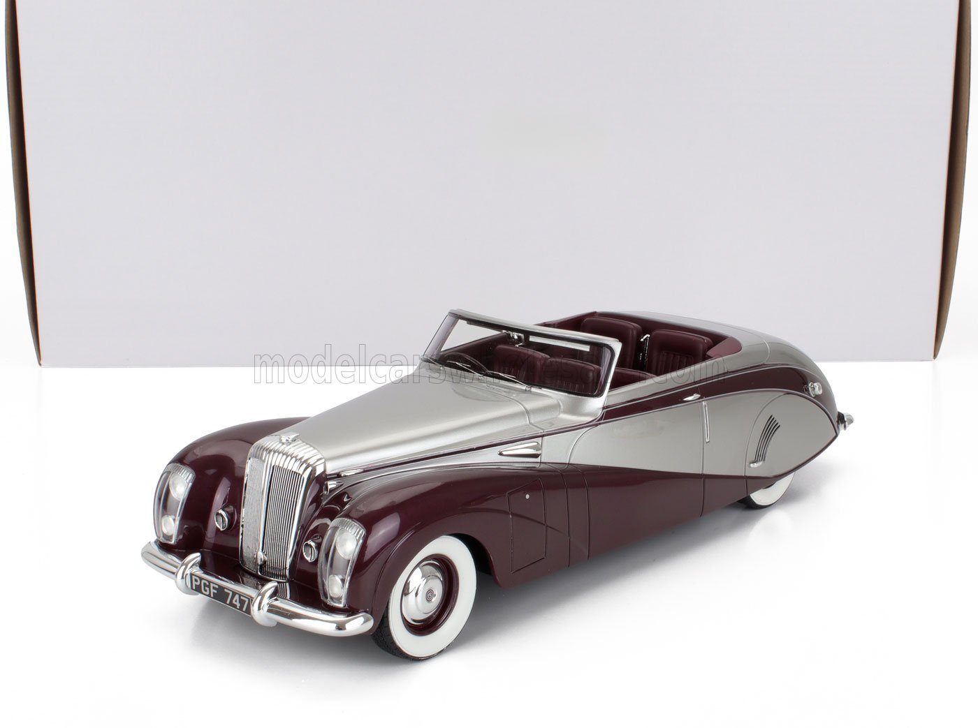 1:18 DAIMLER De36 Hooper ''green Goddess'' Cabriolet Open (1953), Red Silver - MXL0402-012