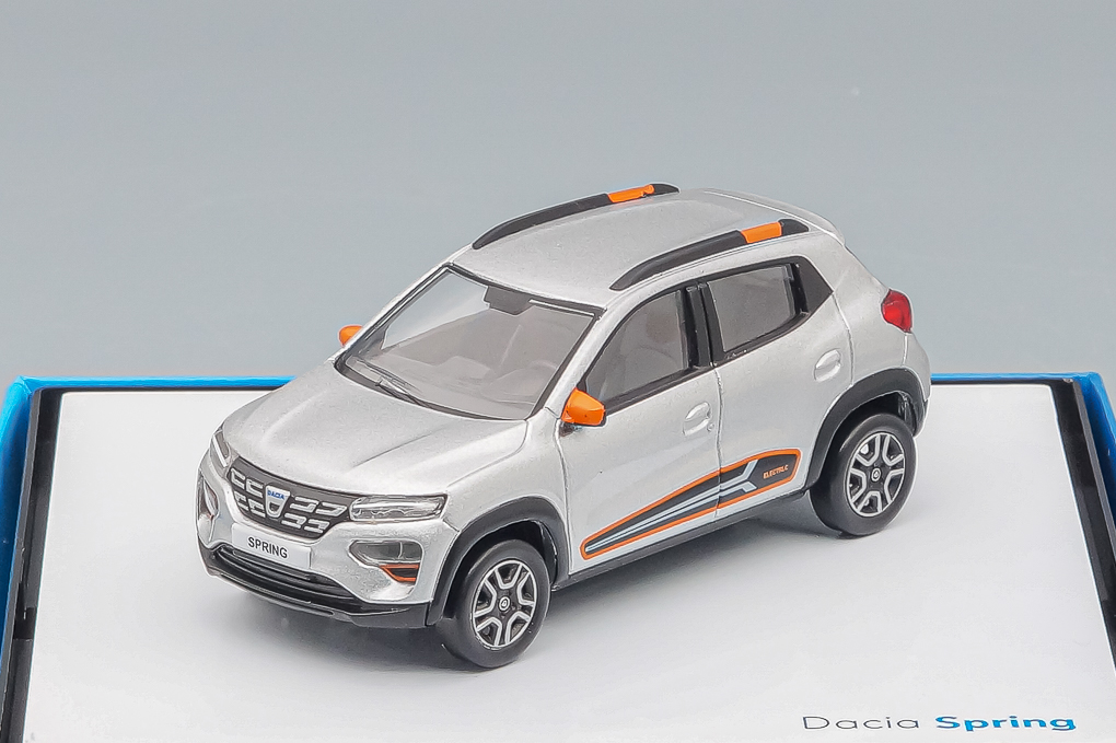 1:43 DACIA Spring, silver - 7711945627