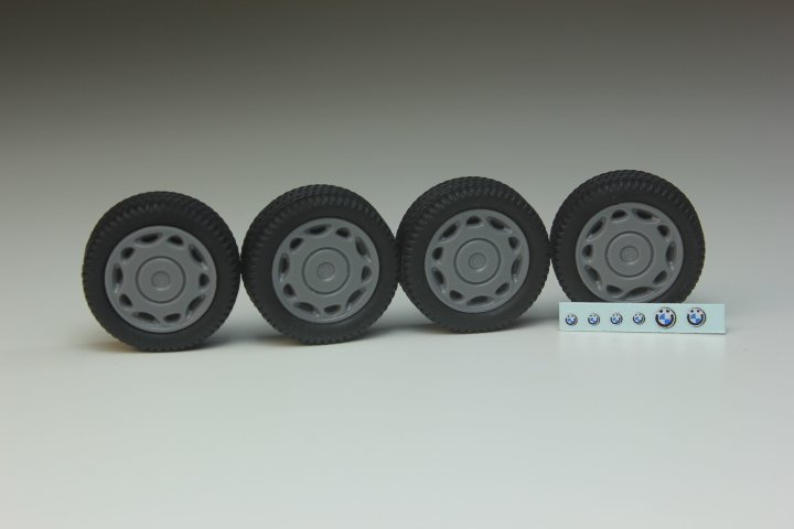 1:43 Комплект колес #28 (BMW) - KD028