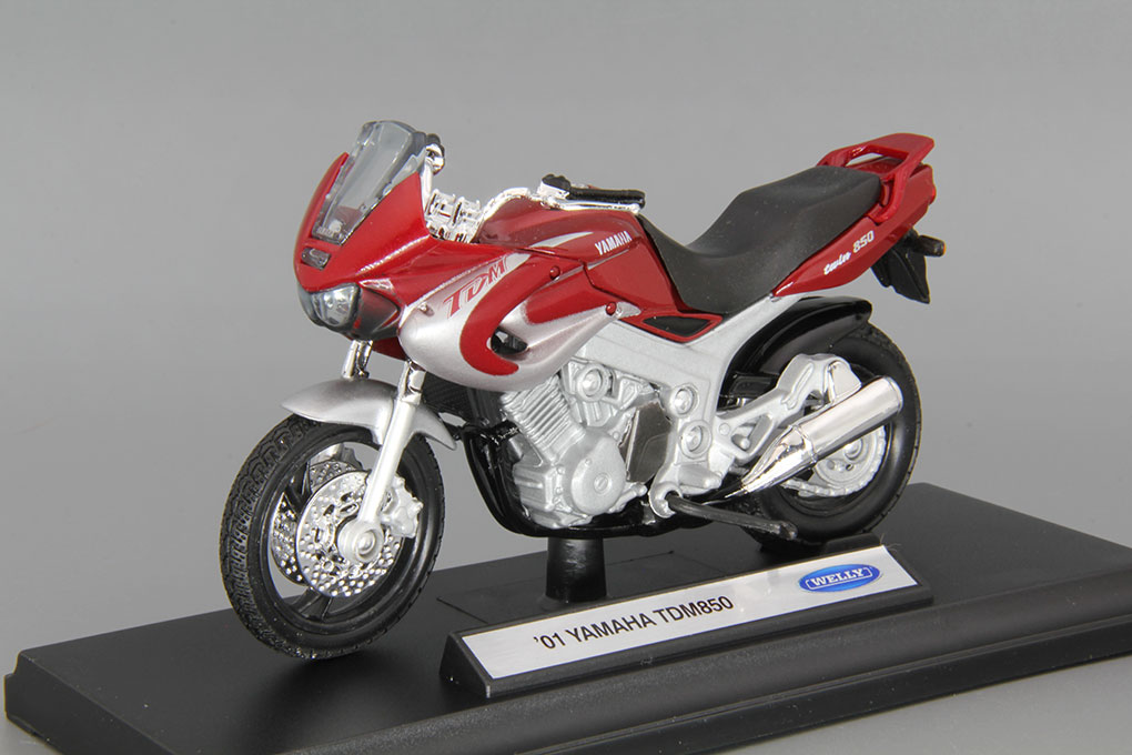 1:18 YAMAHA TDM850 (2001), red / black / silver - 12155