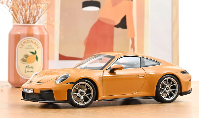 1:18 PORSCHE 911 GT3 w/Touring Pack (2025), Bahama - 187003