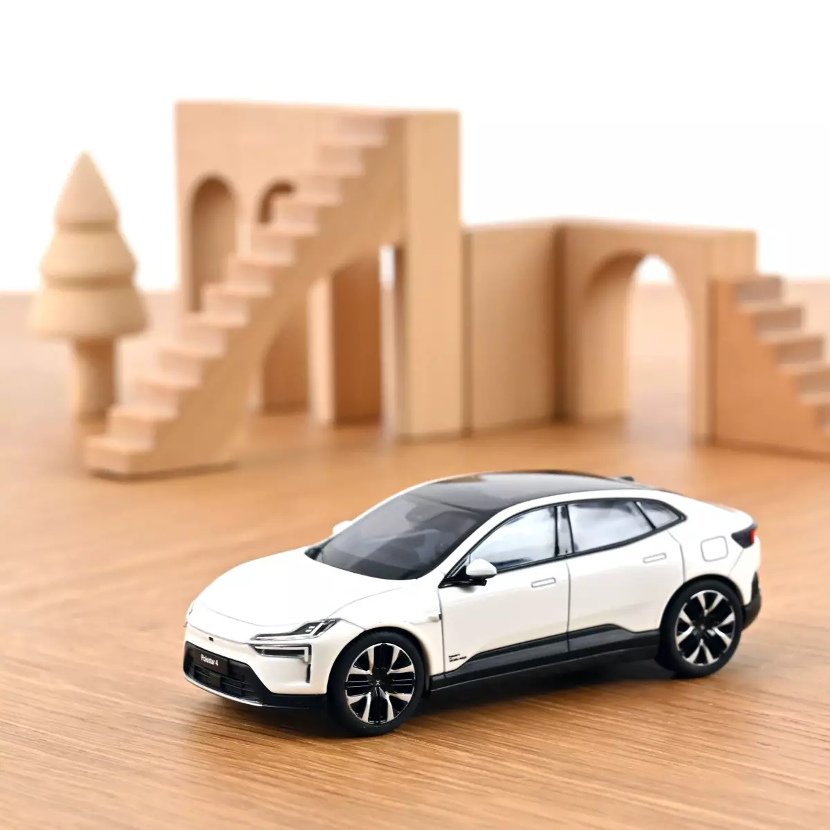 1:43 POLESTAR 4 (2024), Snow White - 874010