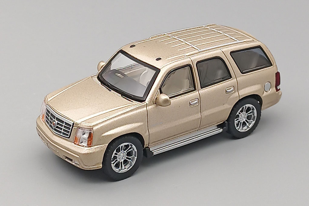 1:64 CADILLAC Escalade (2005), champagne metallic - CD1303