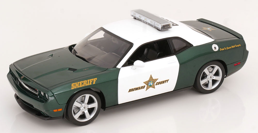 1:18 DODGE Challenger Sheriff Broward County (2009), green white - A1806026