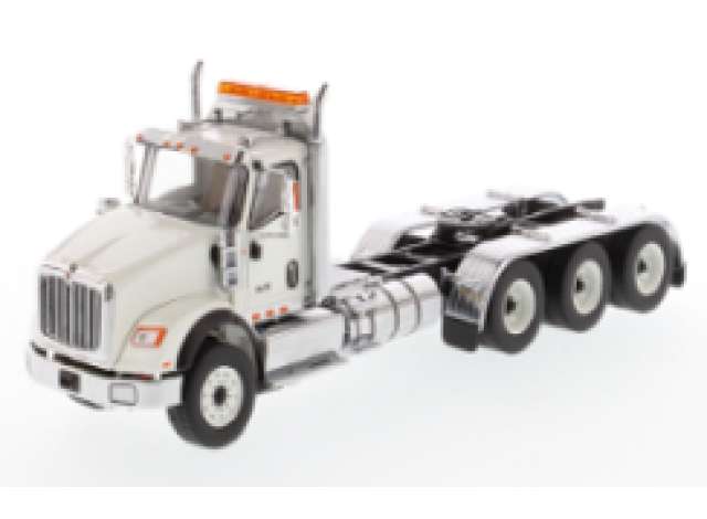1:50 INTERNATIONAL HX620 Tridem Tractor, white - 71007