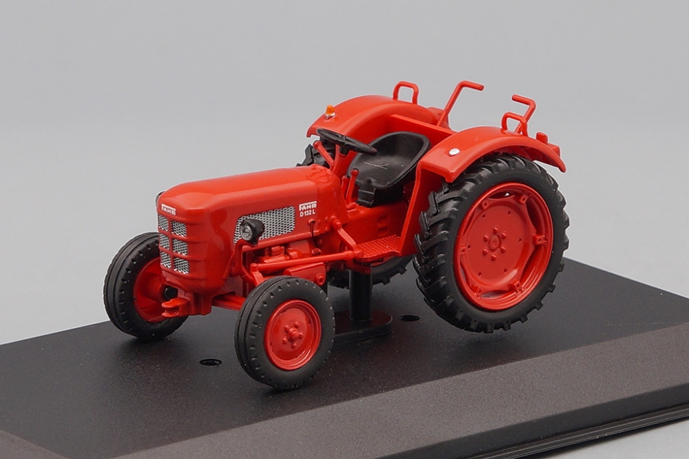 1:43 FAHR D 132 W/132 L 1960, Тракторы 128, красный - TRC128